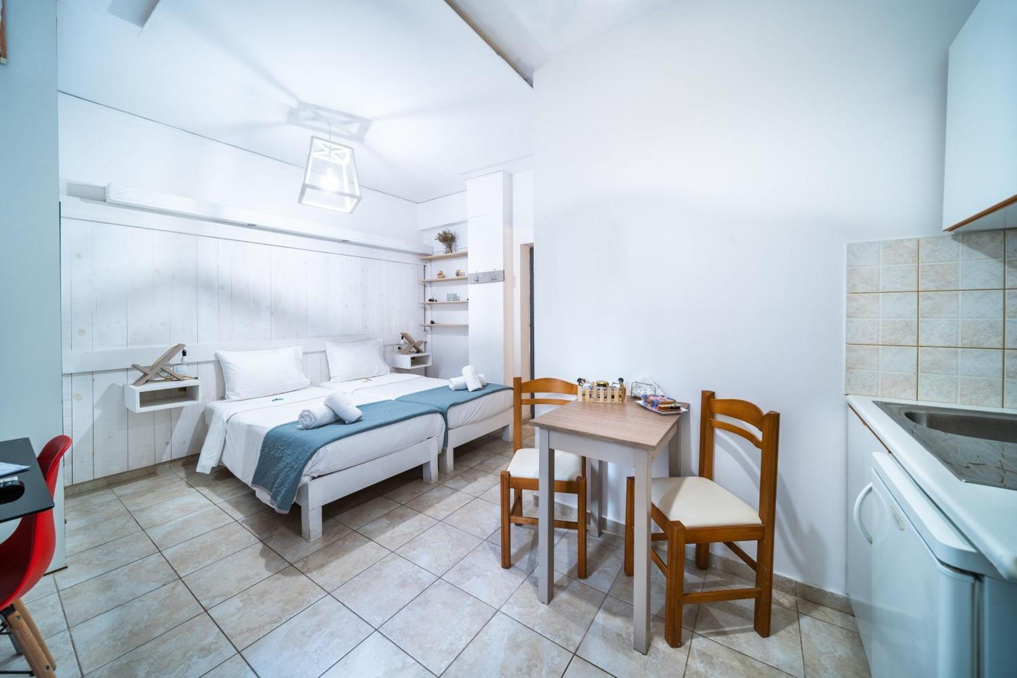 Center By Cretan Heraklion (Crete)