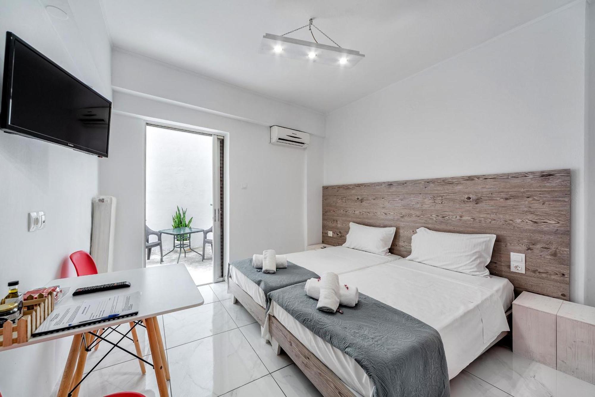 Center By Cretan Heraklion (Crete)
